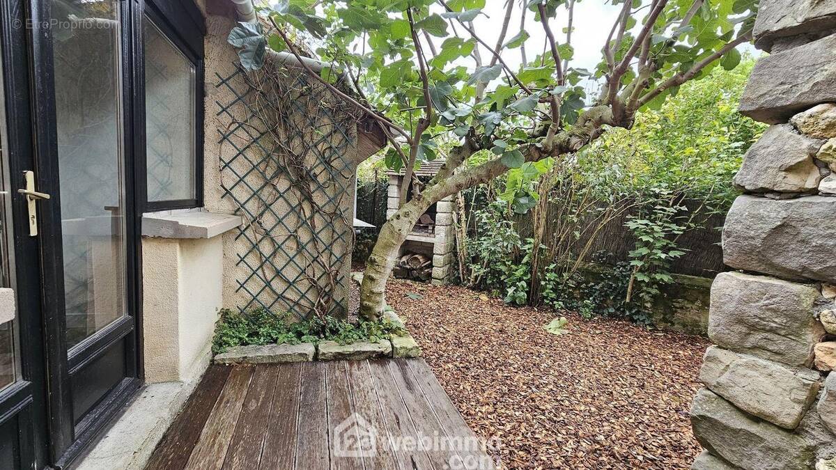 Venez découvrir cette belle maison en pierre de 76 m². - Maison à DANNEMOIS