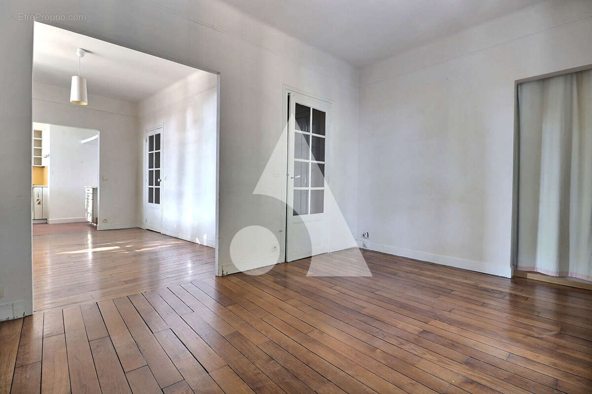 Appartement à LES LILAS