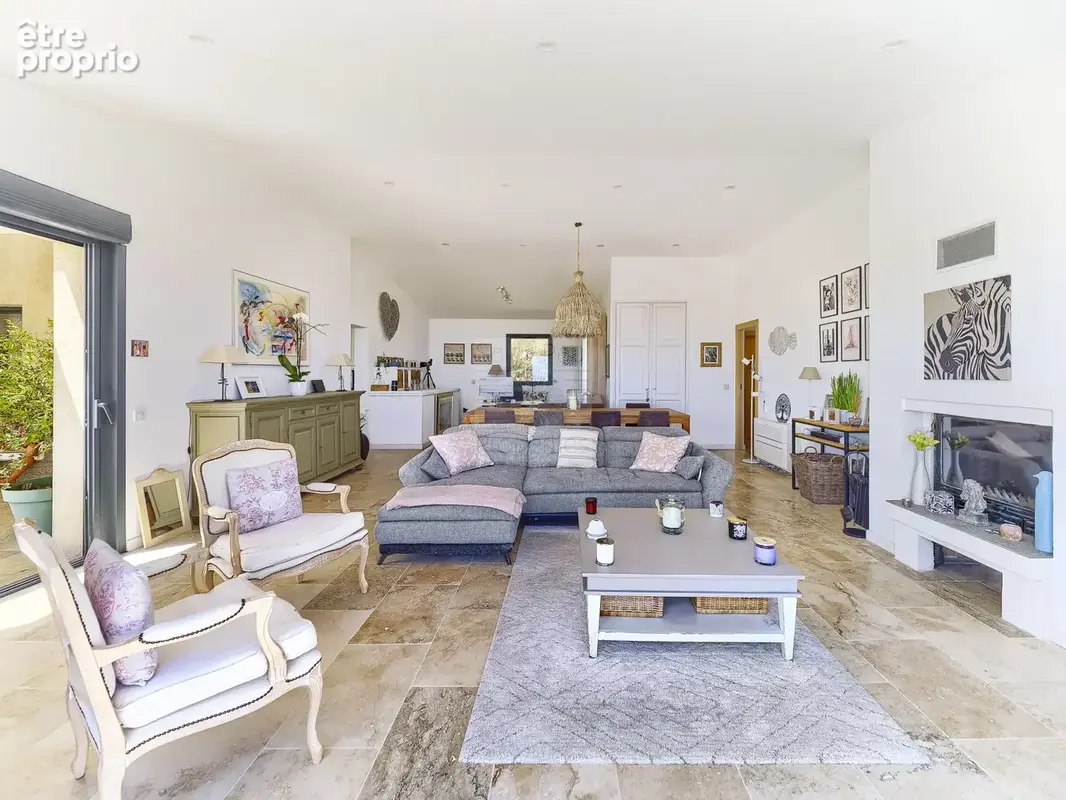 Superbe propriété - 223m2 - Vue panoramique mer - Tourrettes-sur-Loup - photo 6