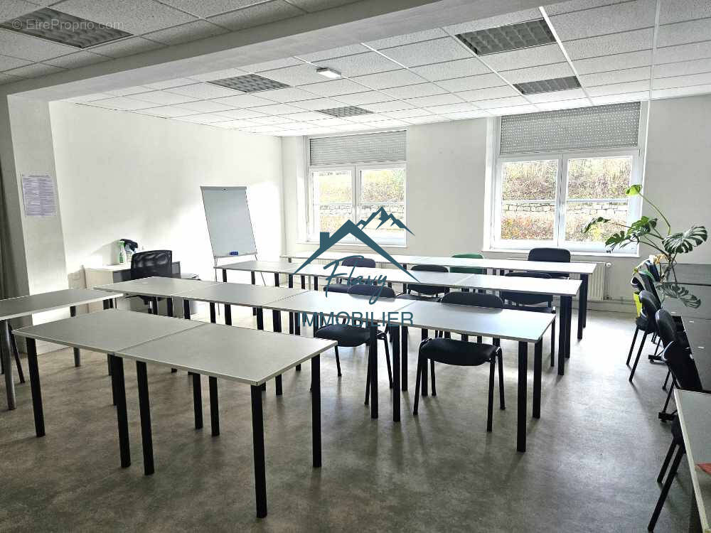 Autre à LE SYNDICAT