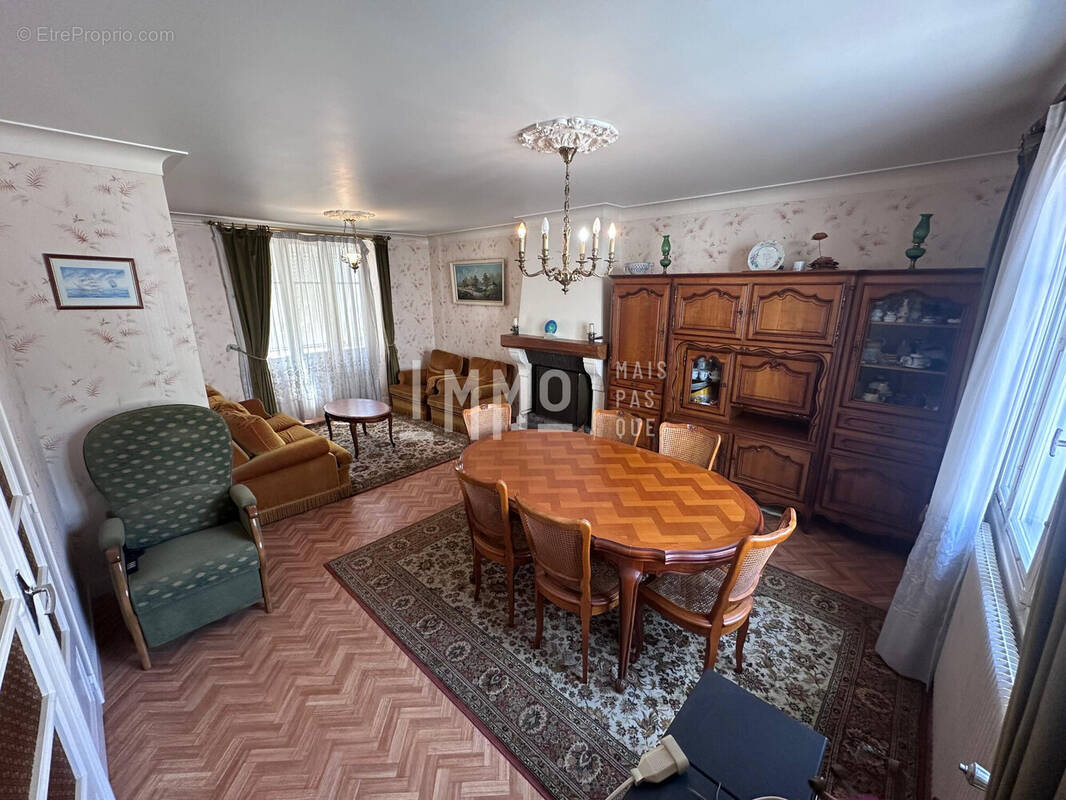 Maison à VOUVRAY-SUR-LOIR