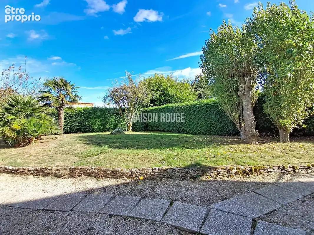 Bourg de PLOUFRAGAN à pied - Maison familiale au calme d'une impasse avec sous-sol total et beau jardin - photo 14