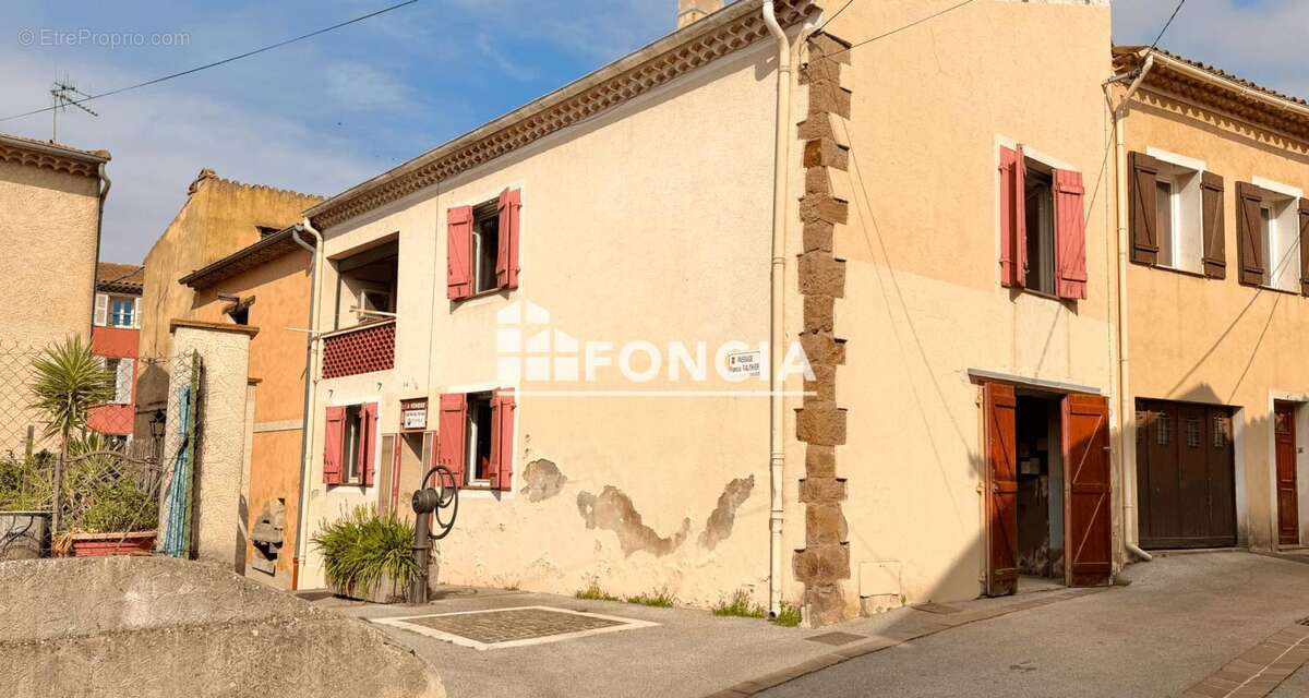 Maison à ROQUEBRUNE-SUR-ARGENS