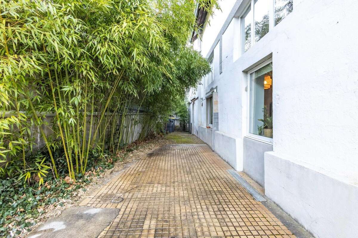 Photo 3 - Commerce à BESANCON