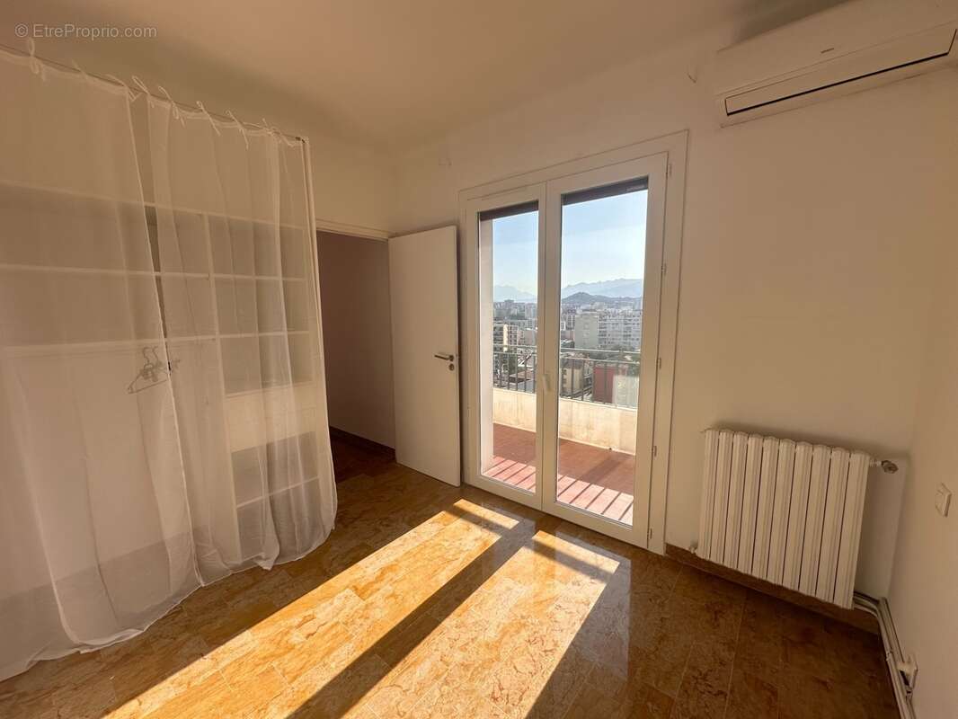 AJACCIO St Jean - T4 80m2 avec terrasse, vue dégagée, grenier et parking privé - 290000 € - - photo 5