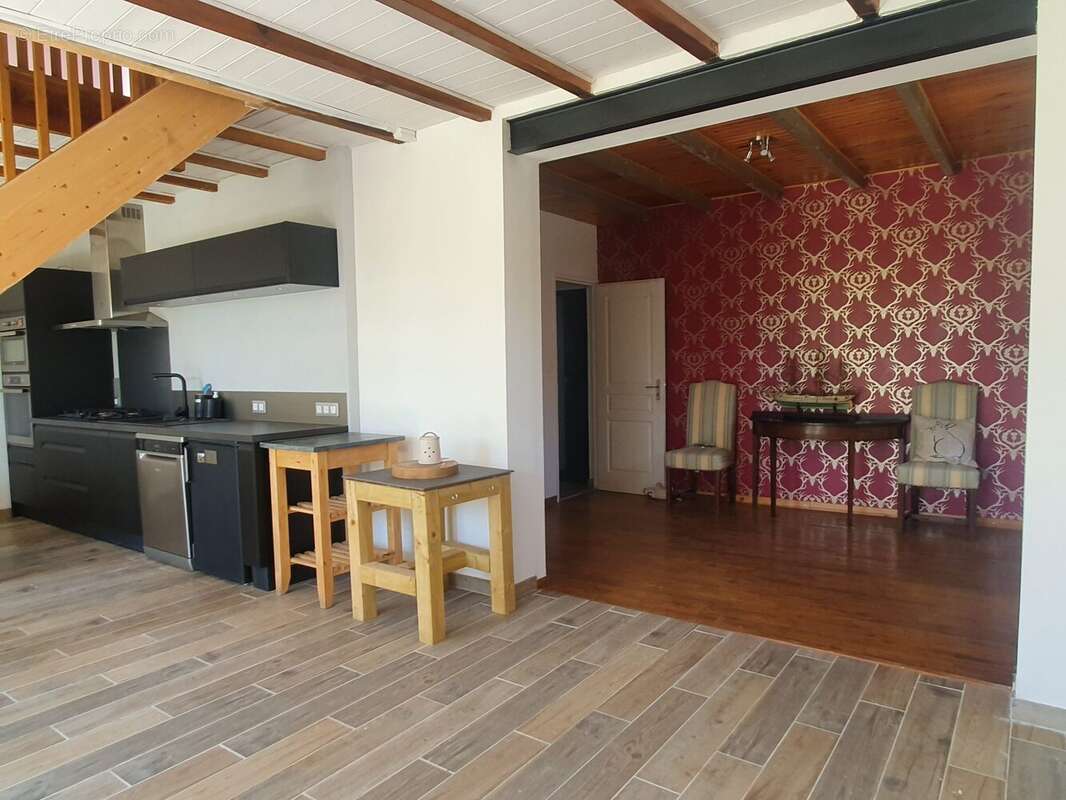 Maison à CHENAC-SAINT-SEURIN-D'UZET