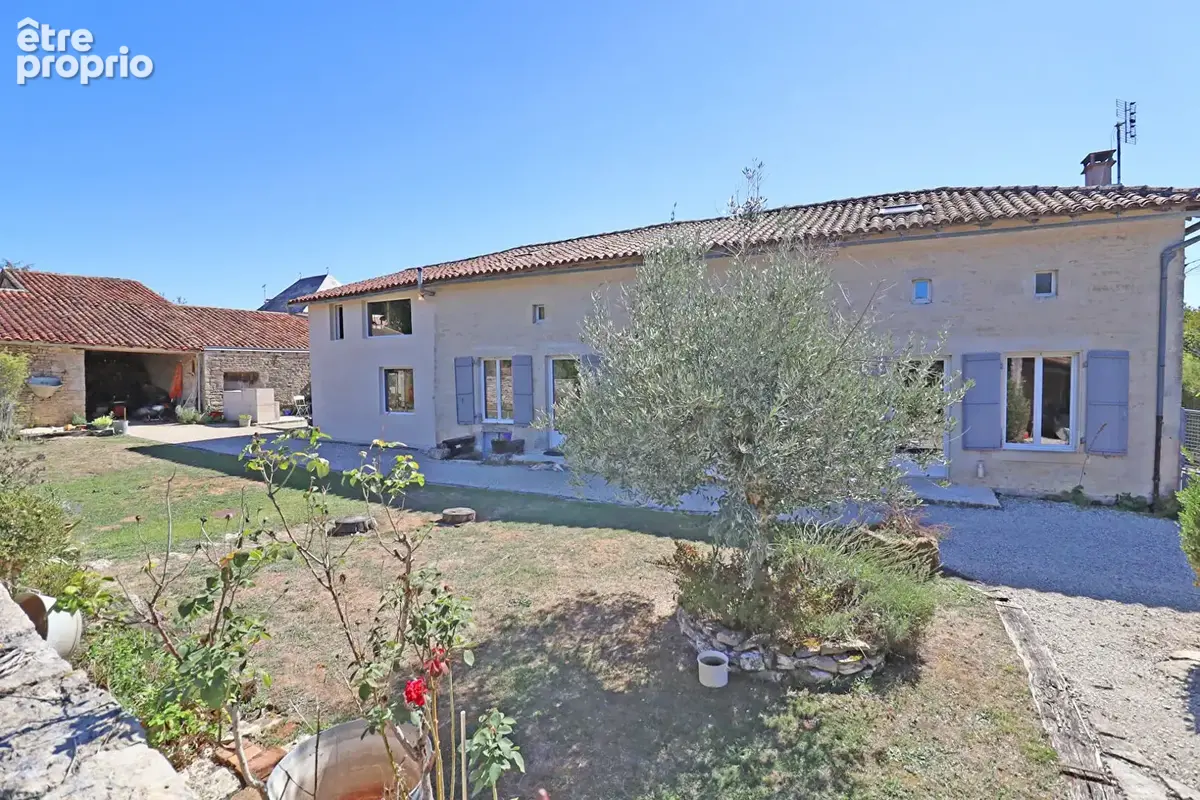 Photo Maison à Barro au prix de 233 650€