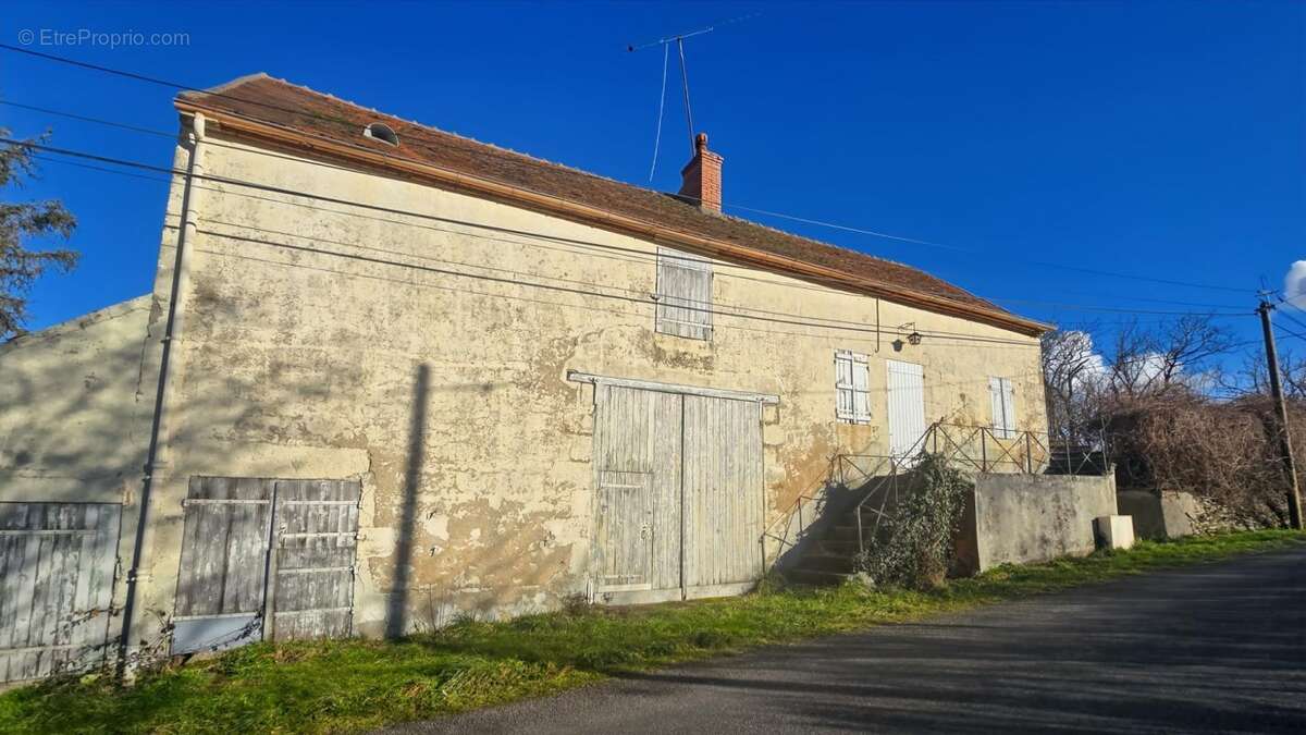 Maison à rénover avec grand terrain – Souvigny (03210) - photo 8