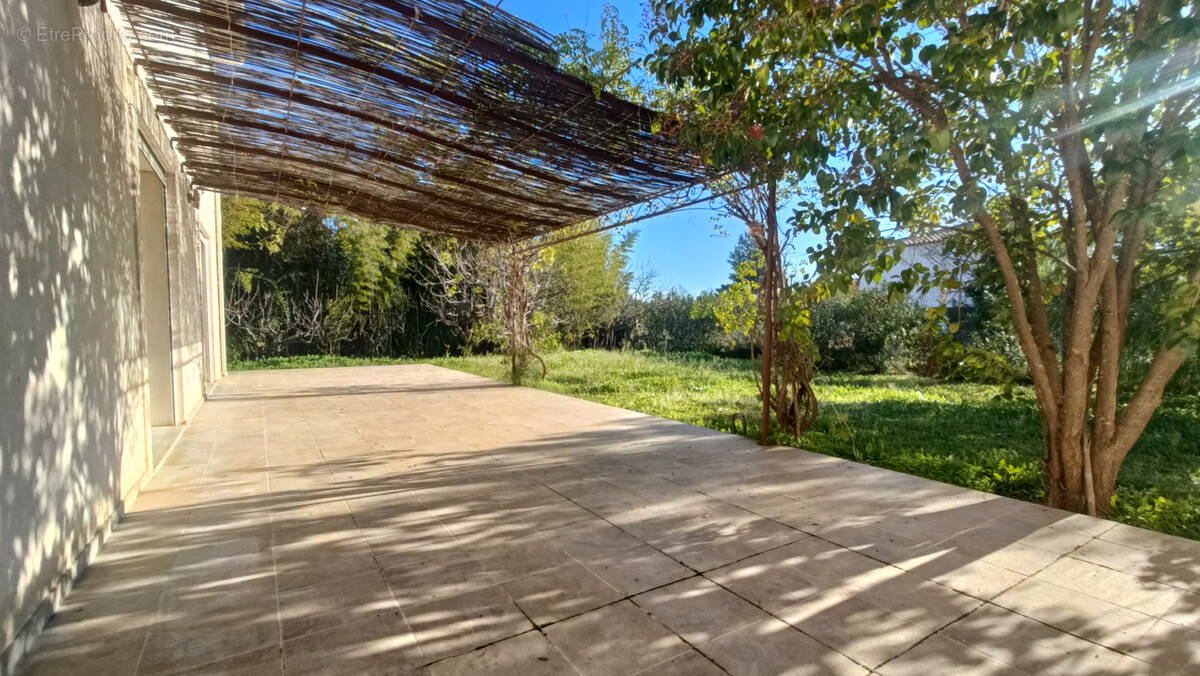 Maison à SOLLIES-PONT