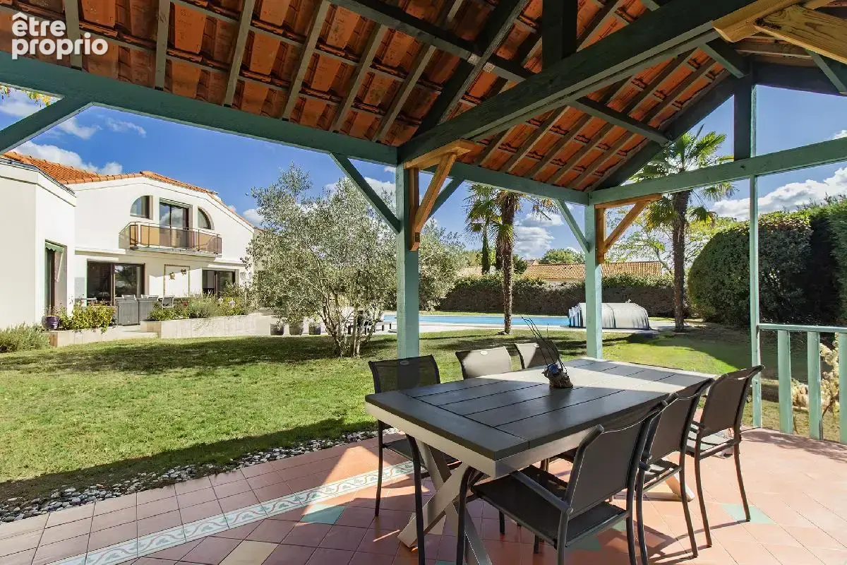 Maison de standing de 230 m², 3 chambres (possibilités 4), mezzanine, bureau, jacuzzi et piscine sur plus de 3000 m² - photo 17