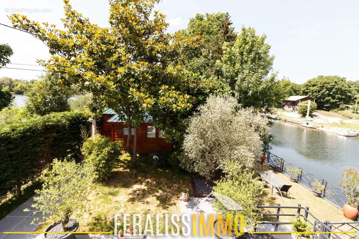 Maison à VAUX-SUR-SEINE