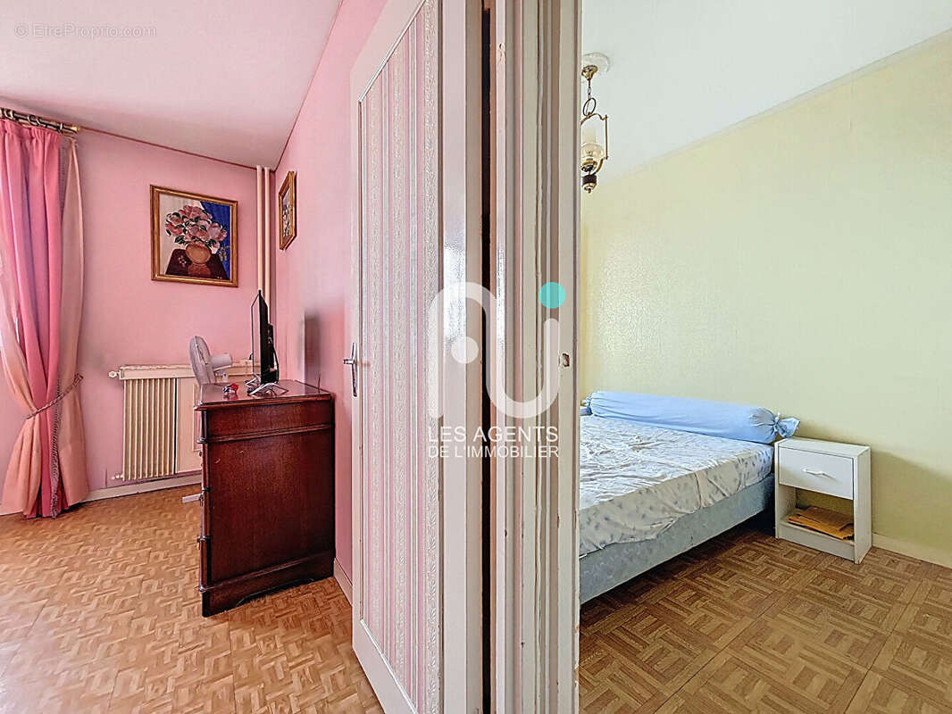 Appartement à VILLENEUVE-LA-GARENNE