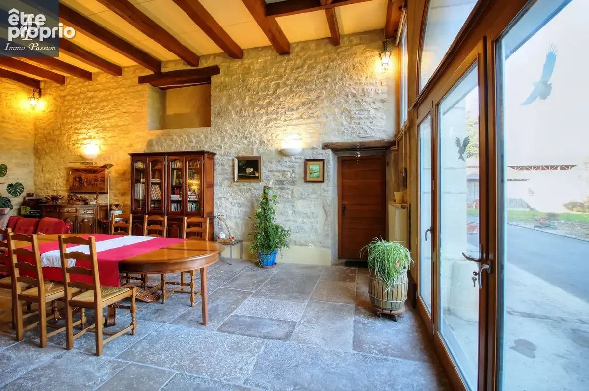 A VENDRE Proche COUSANCE : Magnifique Propriété 11 pièces 350 m2 - photo 8