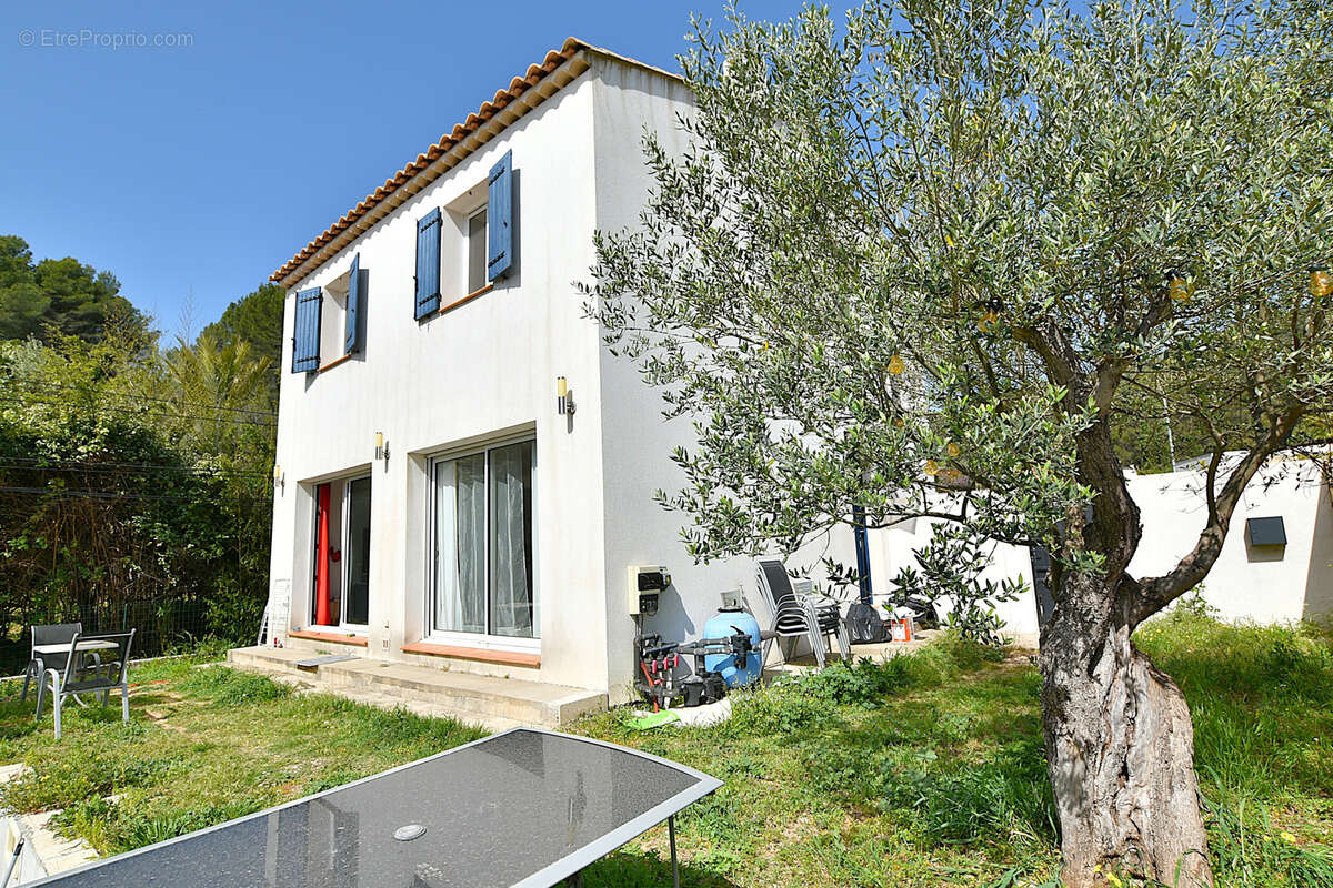 Maison à SOLLIES-PONT