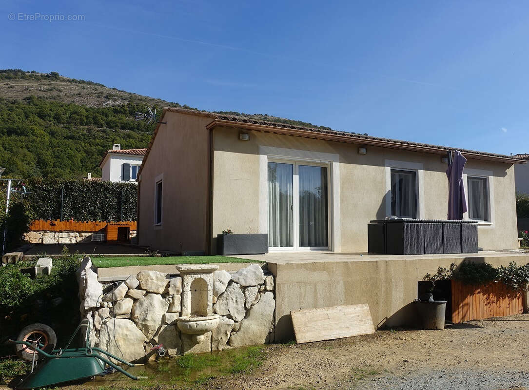 Maison à SAINT-VALLIER-DE-THIEY