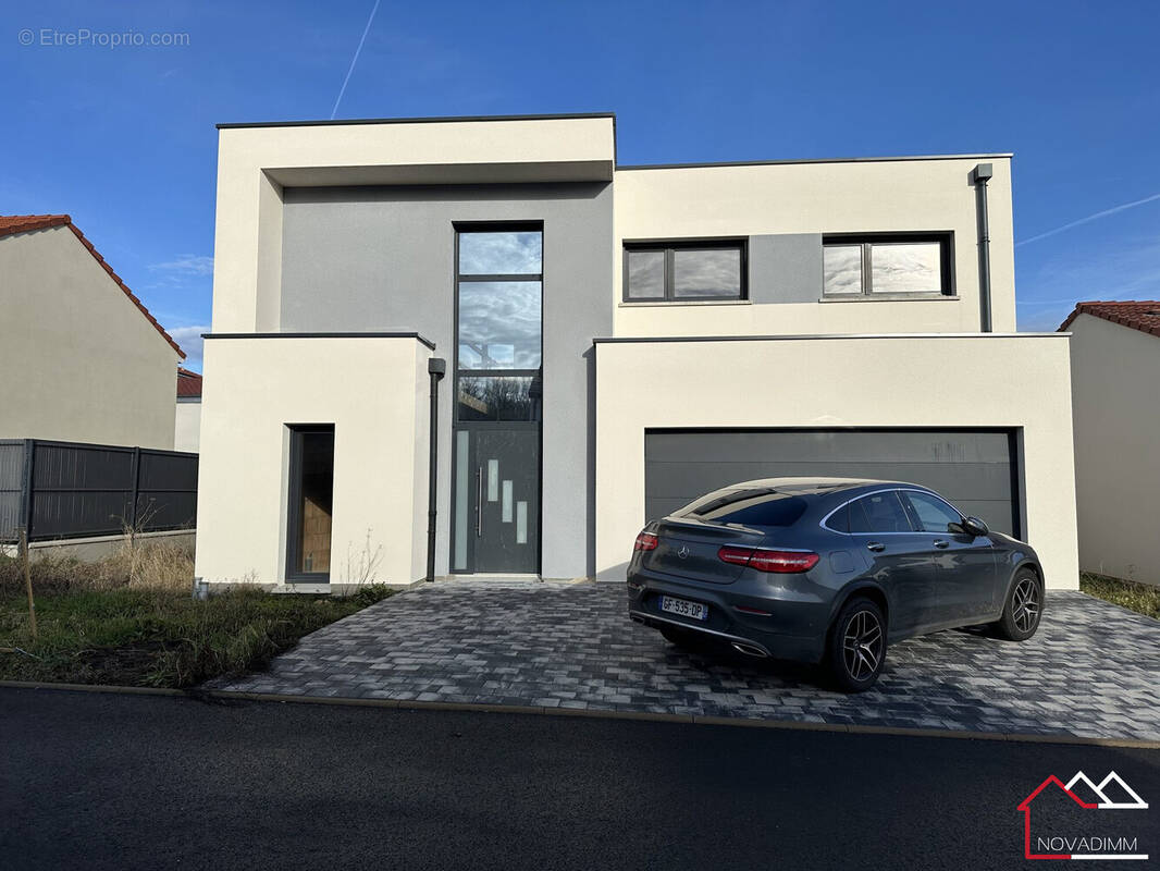 Maison à FEY