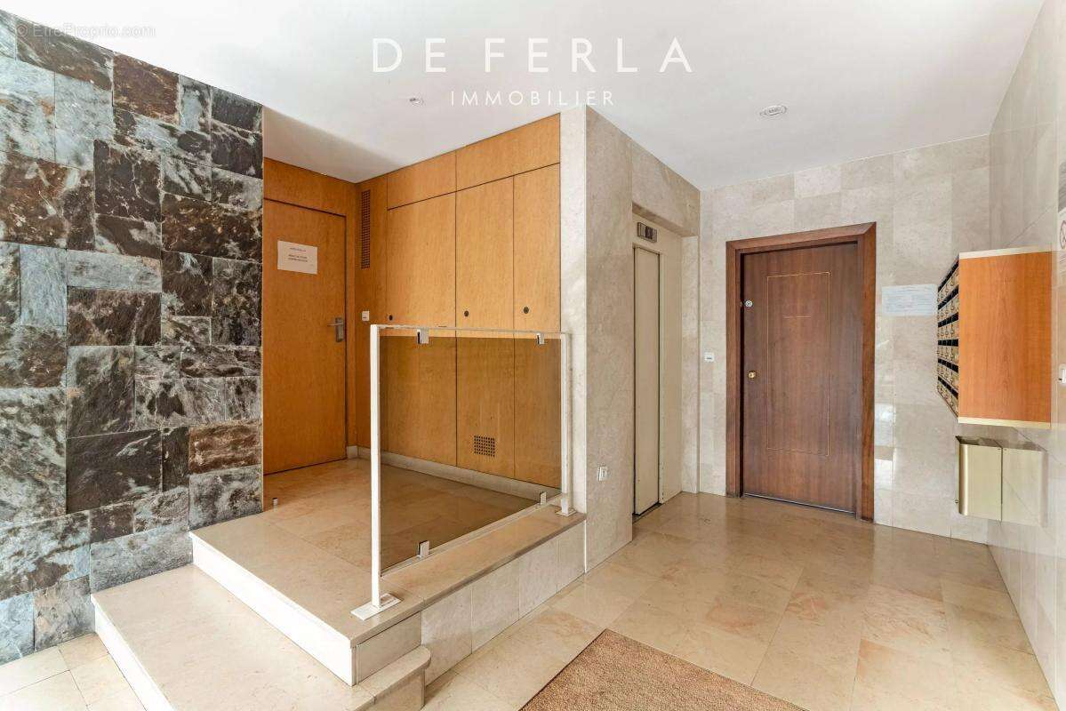 Appartement à PARIS-15E