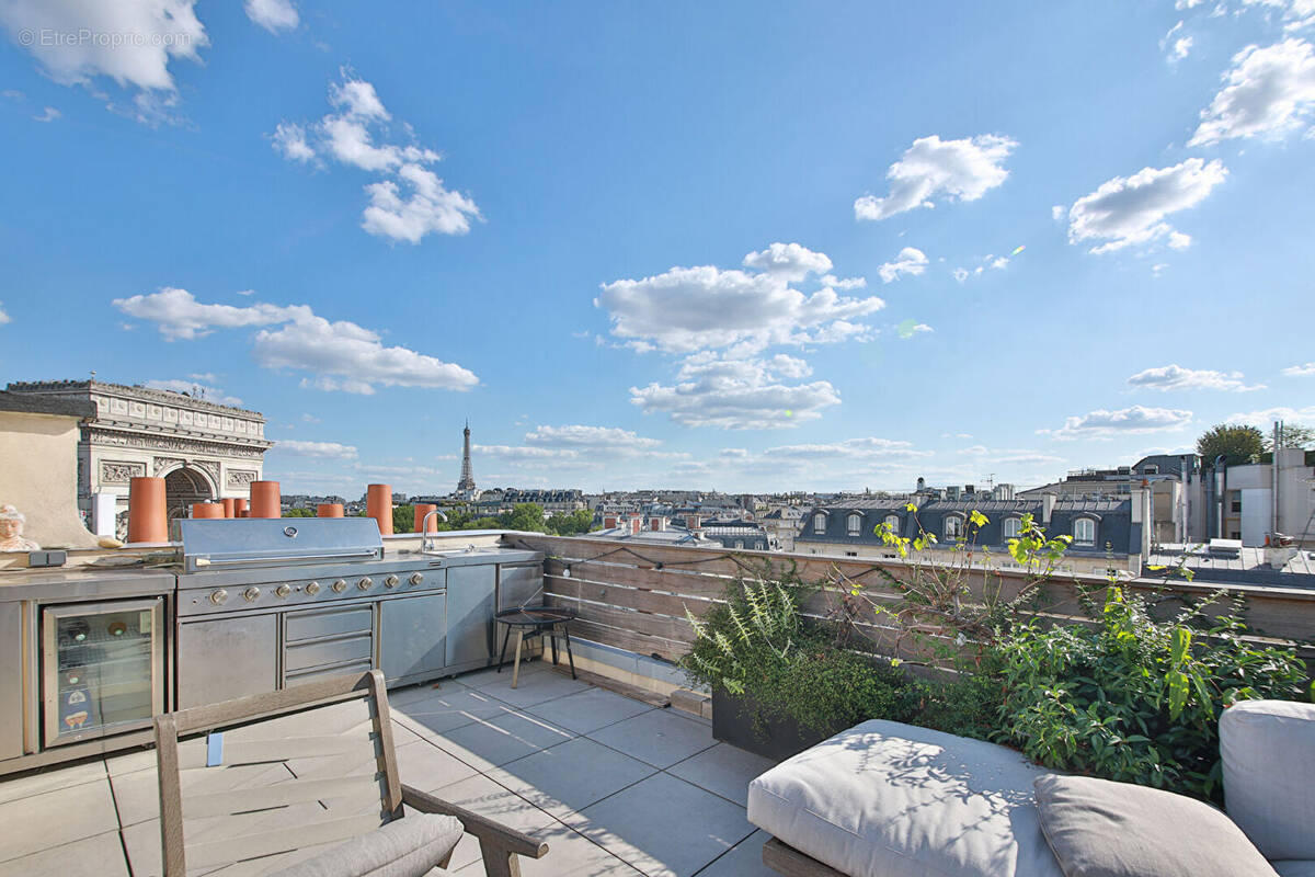 Appartement à PARIS-17E