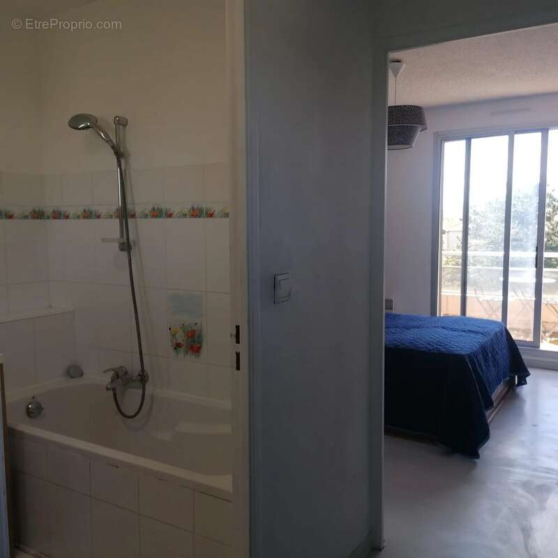 Appartement à SAINT-LAURENT-DU-VAR