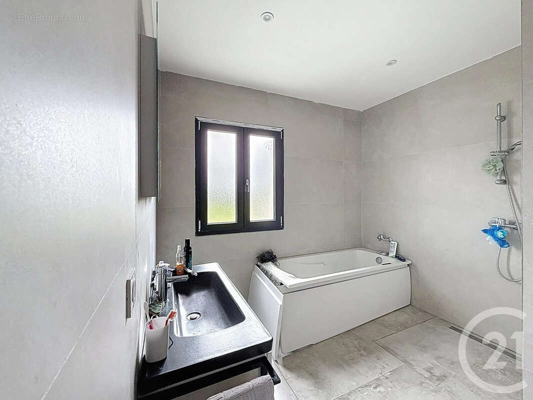 Maison 151 m² à Fontaine-Francaise  - photo 9