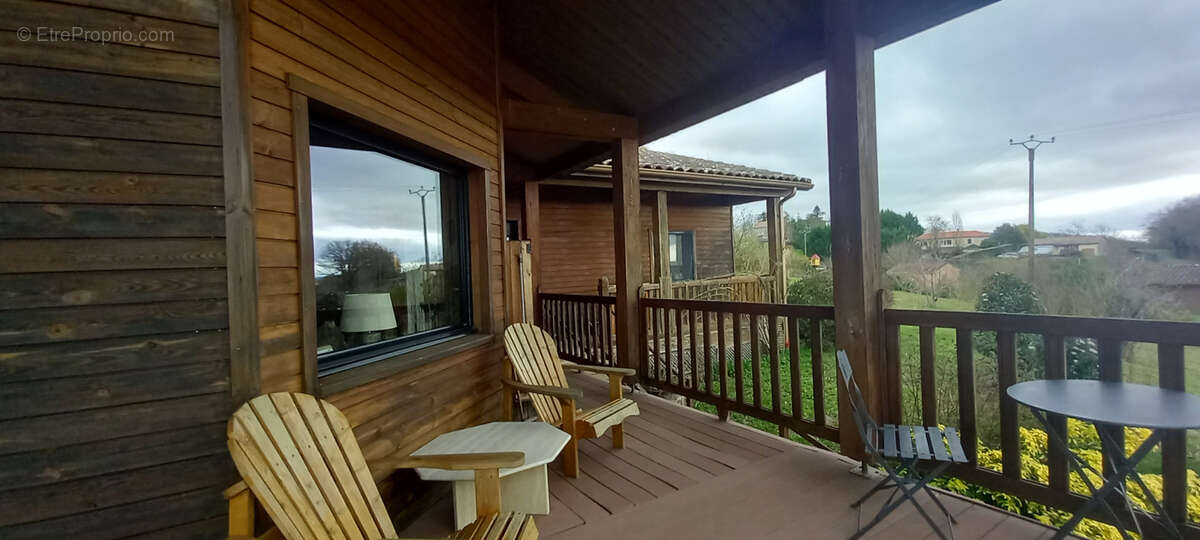 Maison à LABATUT-RIVIERE