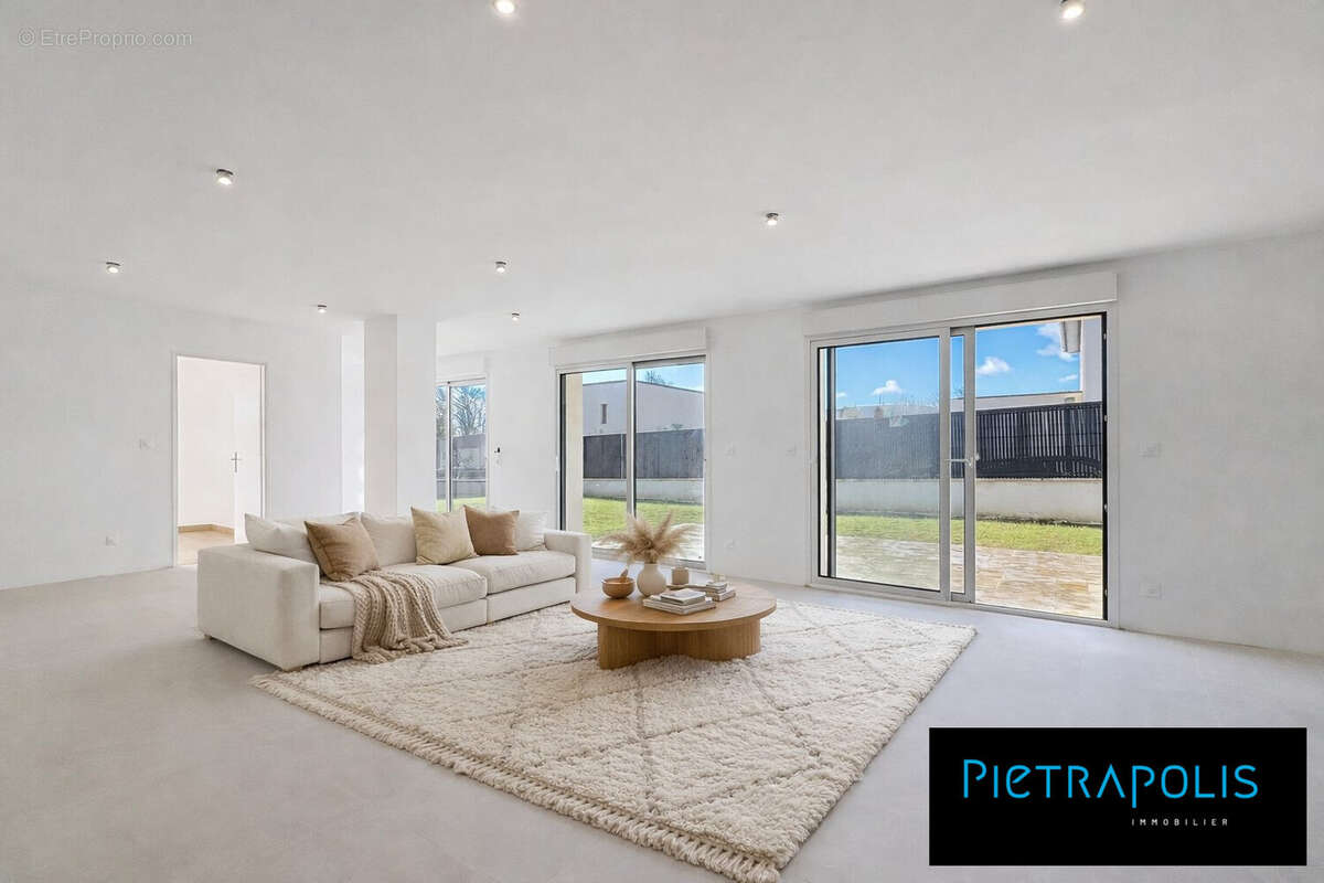 Appartement à FONTAINES-SUR-SAONE