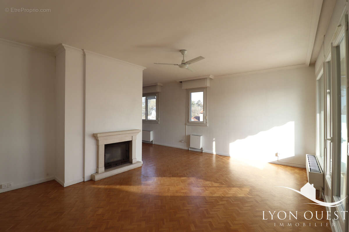 Appartement à CHARBONNIERES-LES-BAINS