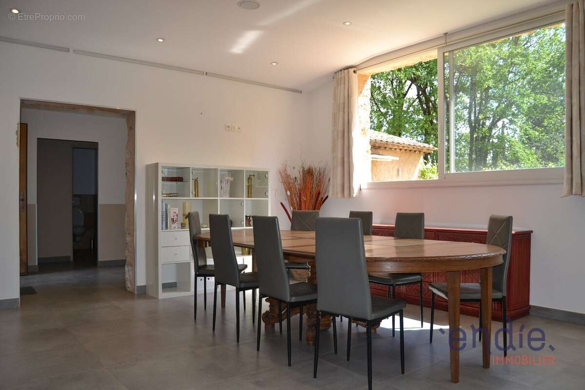 Maison à LORGUES