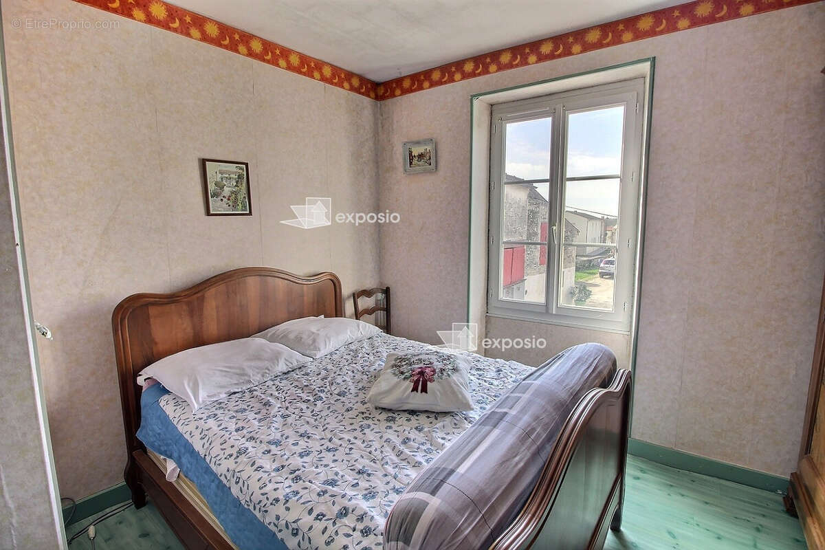 Ensemble Immobilier 180 m2 Prahecq - photo 11