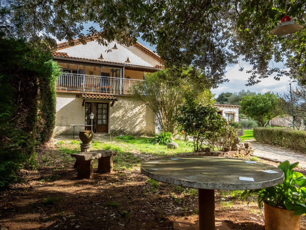 Maison à BOISSET-ET-GAUJAC