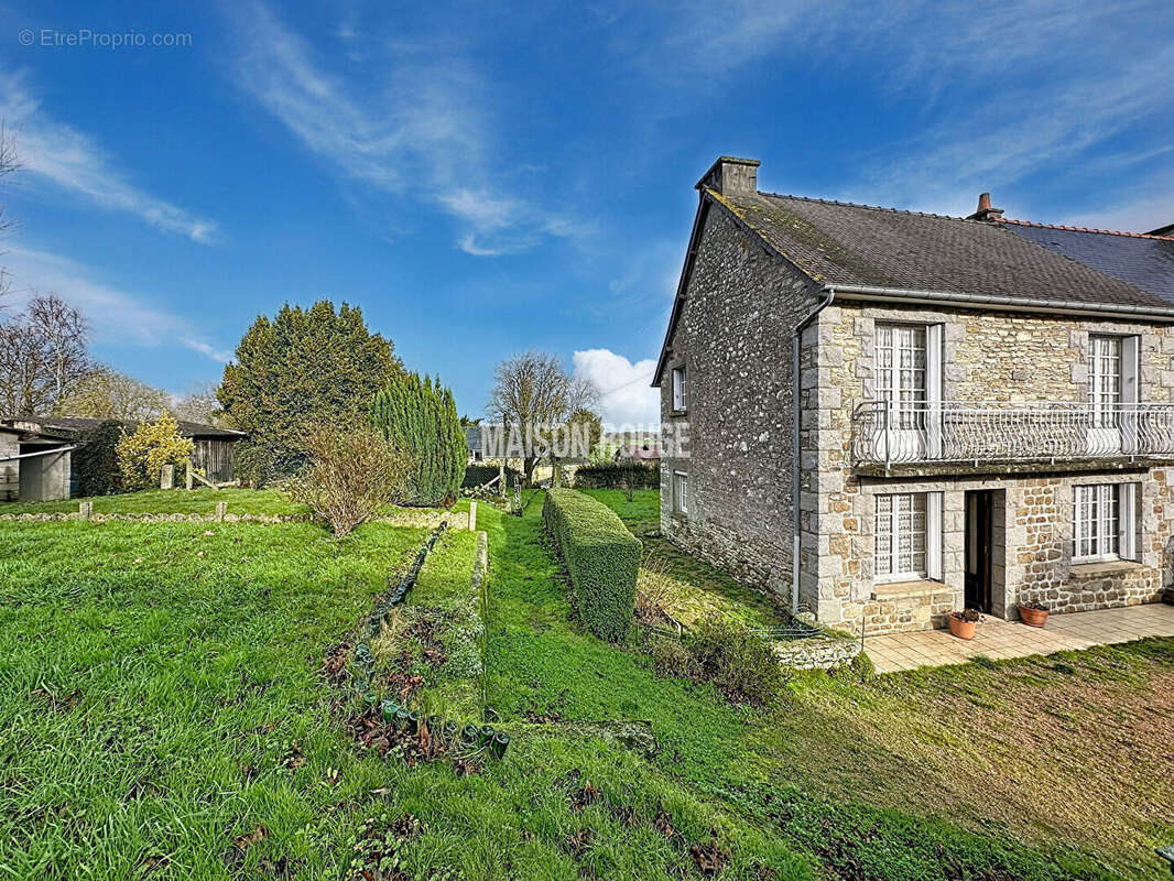 Maison à PLOUASNE
