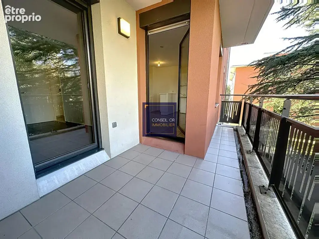 Appartement Saint Genis Laval 2 pièces 45 m2 + garage - photo 9