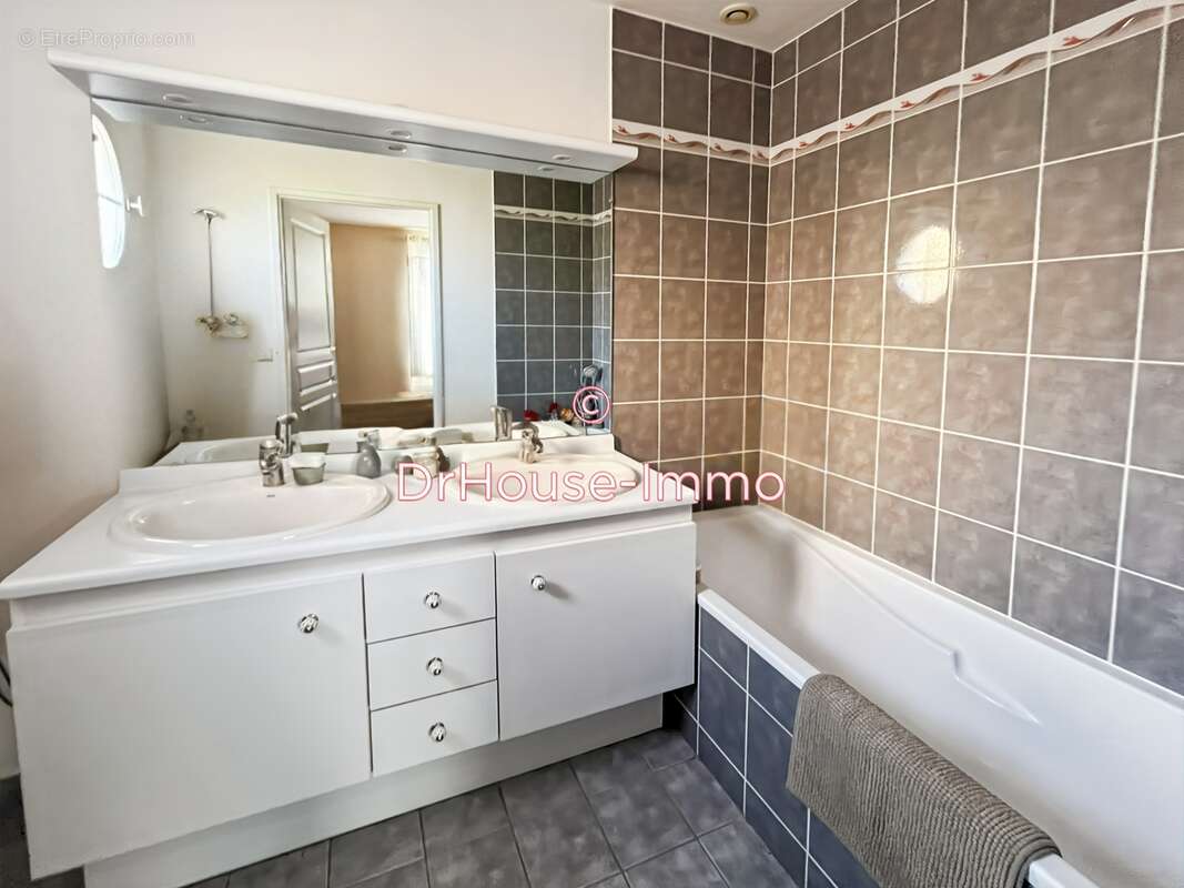 Maison à BUSSY-SAINT-GEORGES