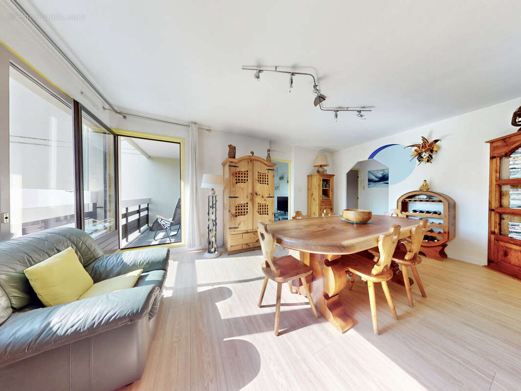 T4 de 80 m2 avec balcon, cave, garage et rénovation énergétique financée   Annecy - 'L'Artiste' - photo 2