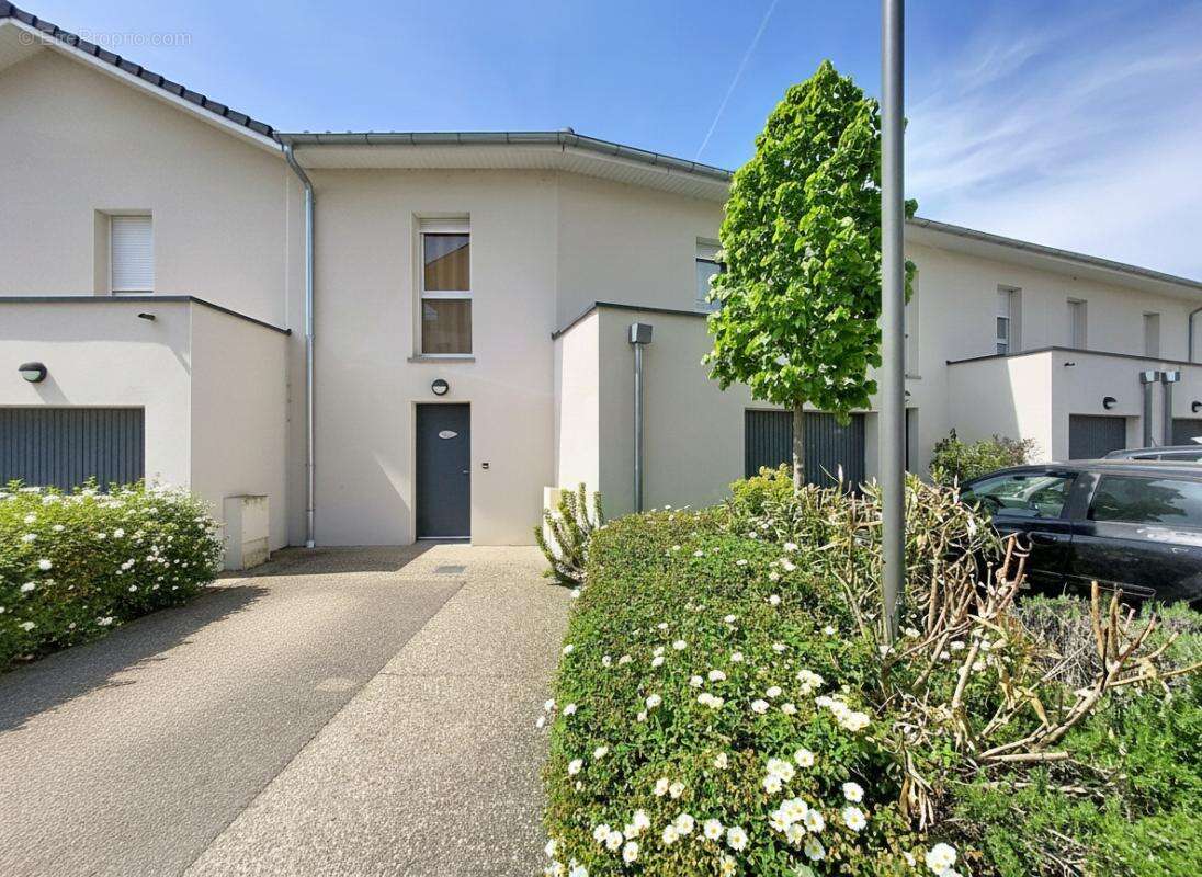Maison à GRIGNY