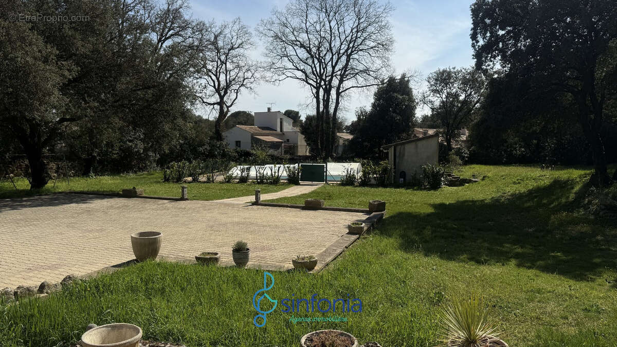 Maison à VERS-PONT-DU-GARD