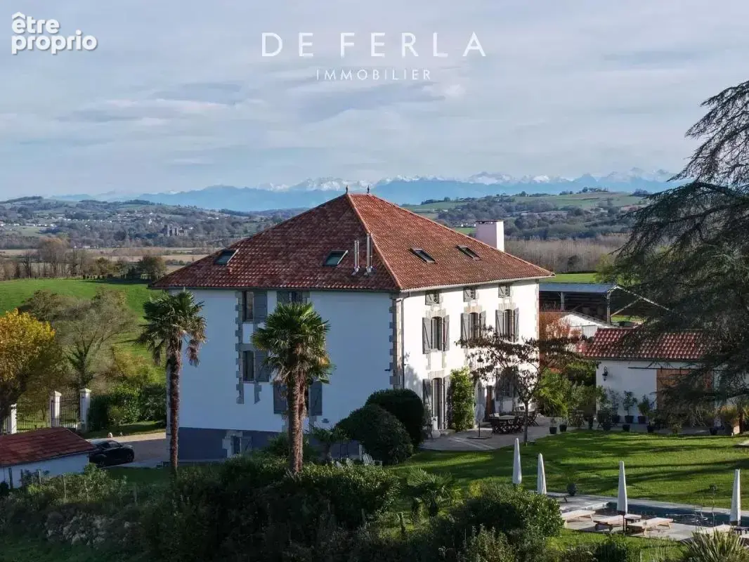 Photo Maison à Guiche au prix de 1 595 000€