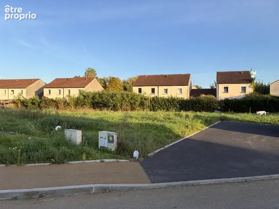 Terrain à SAINT-AMAND-LES-EAUX