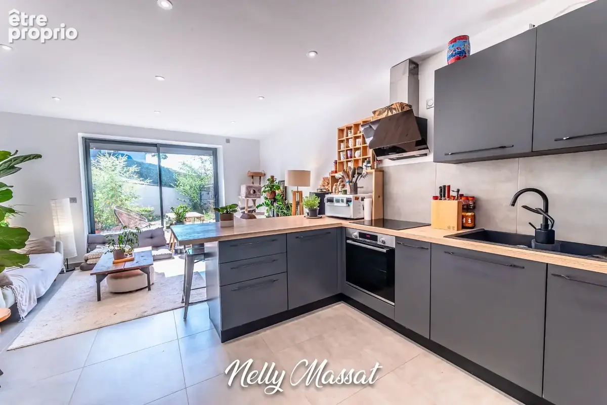 Appartement à vendre 4 pièces LA MOTTE SERVOLEX (73) - Triplex récent avec jardin et stationnement - photo 1