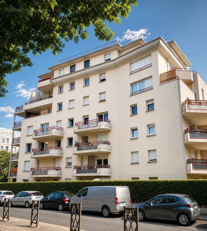 Appartement à ROSNY-SOUS-BOIS