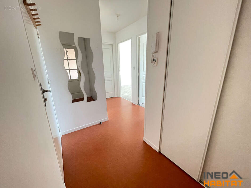 Appartement à LA MEZIERE
