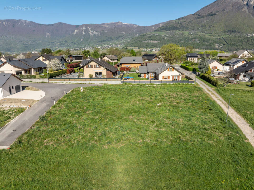 Terrain à CHAMOUSSET