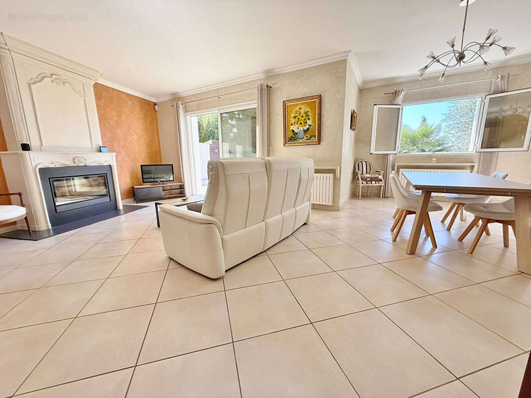 Maison à L'HAY-LES-ROSES