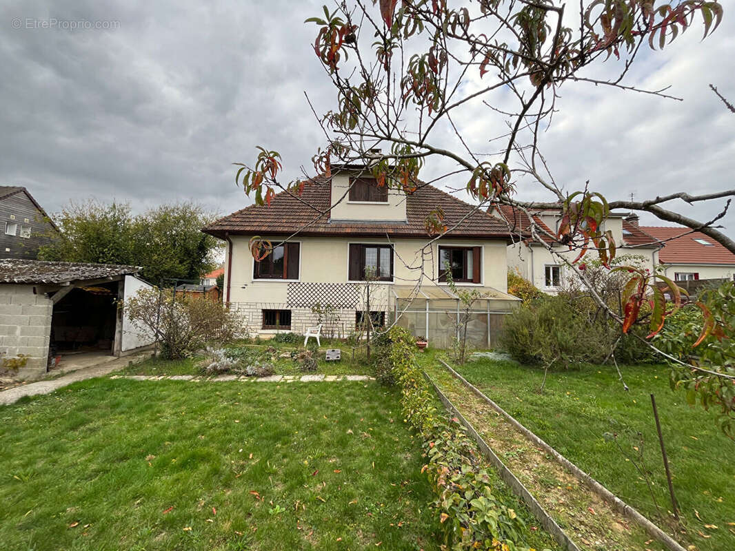 Maison à RIS-ORANGIS