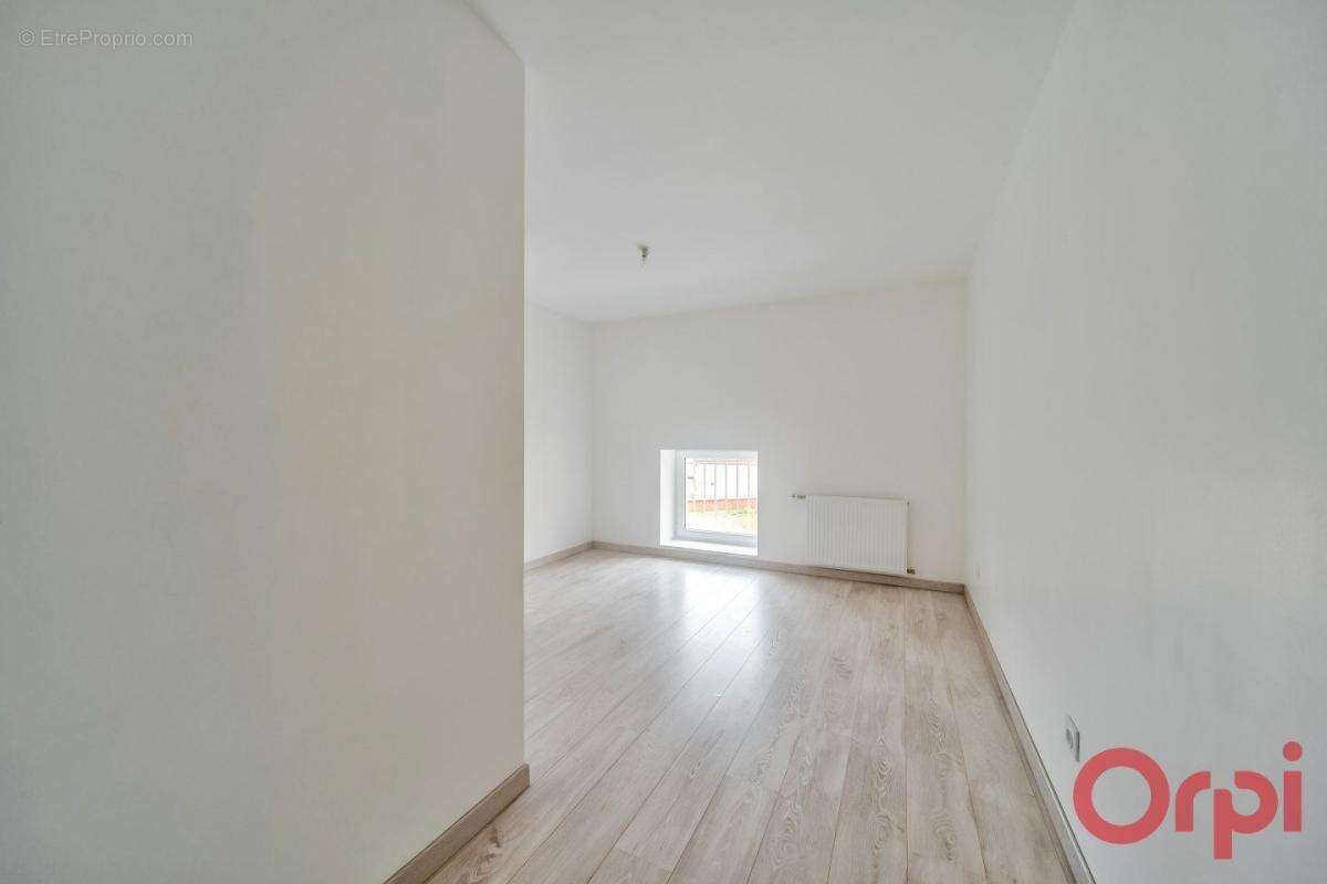 Appartement à CHARNAY-LES-MACON