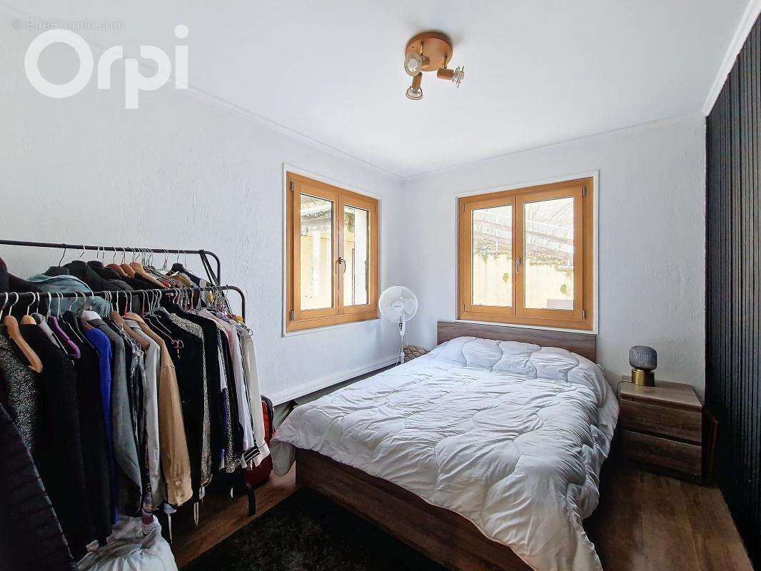 À Vendre maison 232 m2 et logement 50 m2 - photo 15