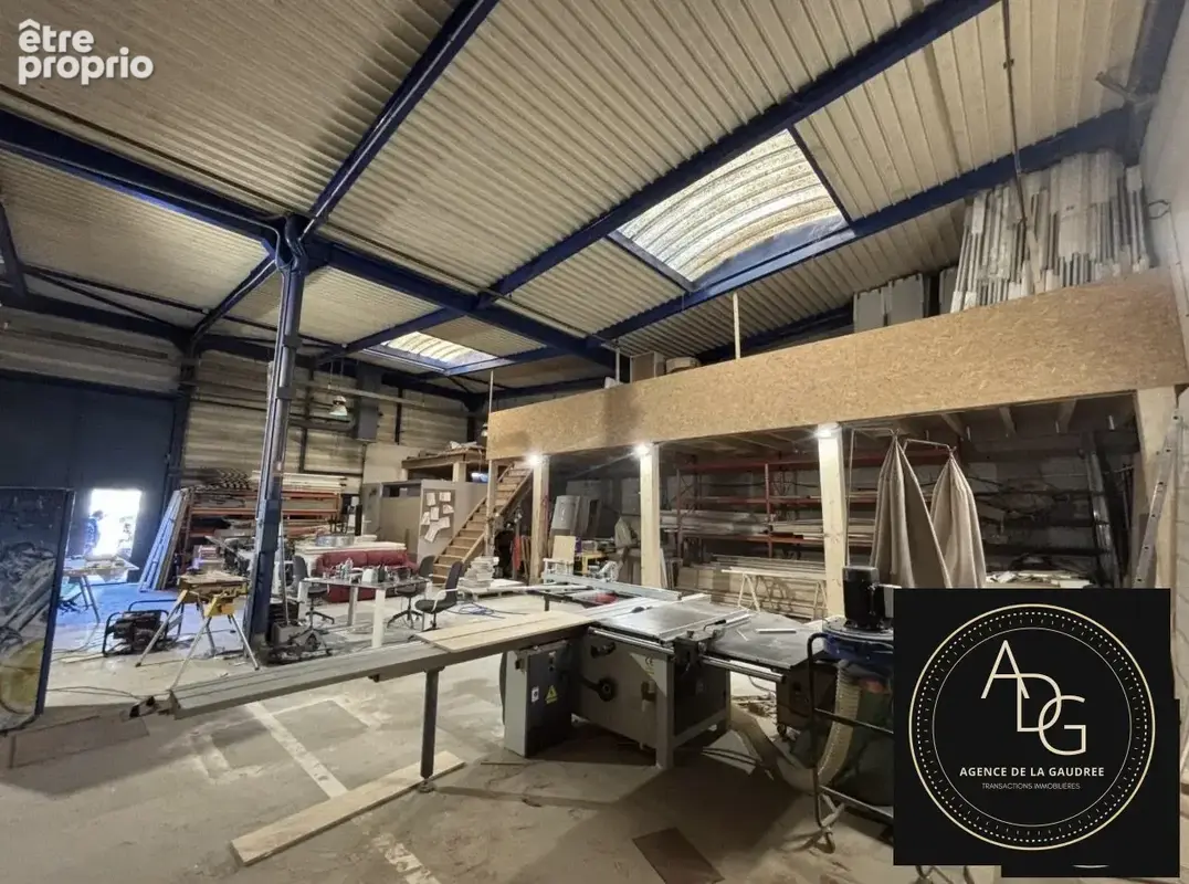 Commerce 250 m² à Dourdan  - photo 3