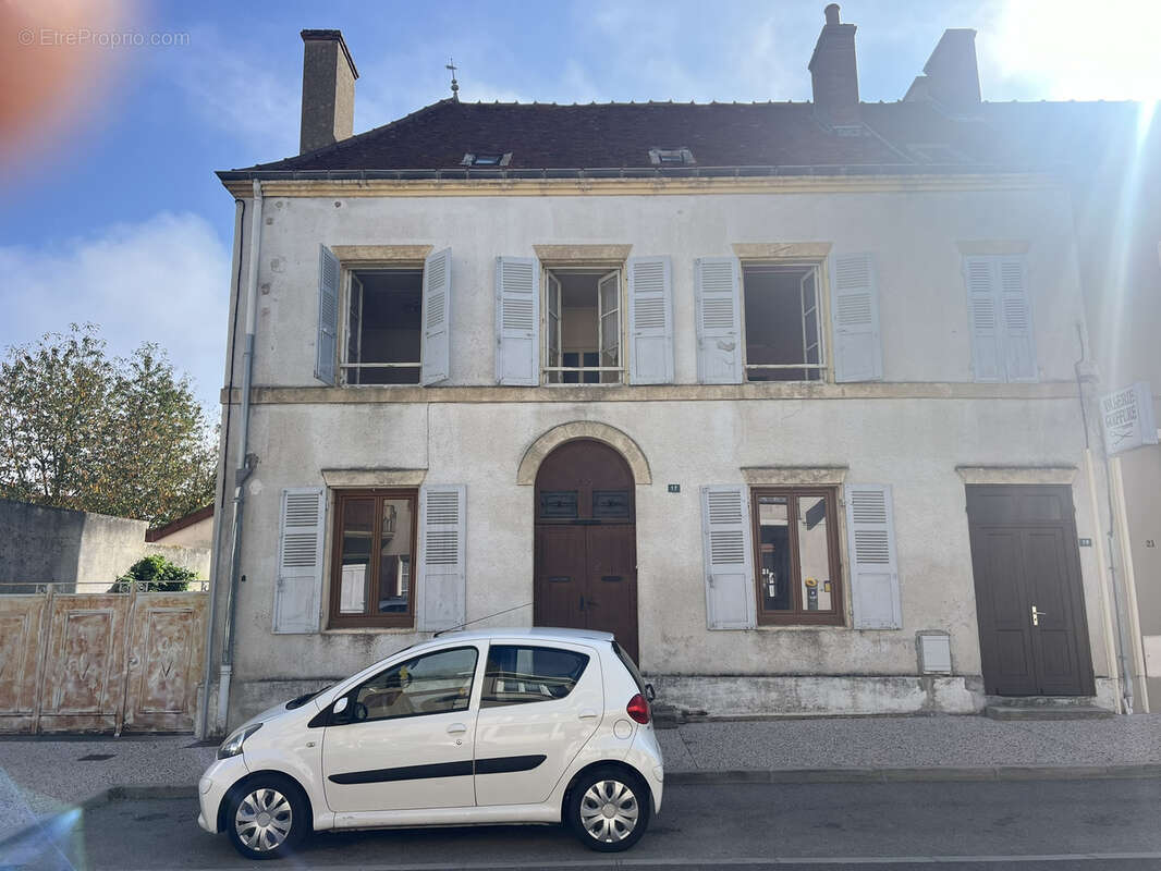 Maison à GENELARD