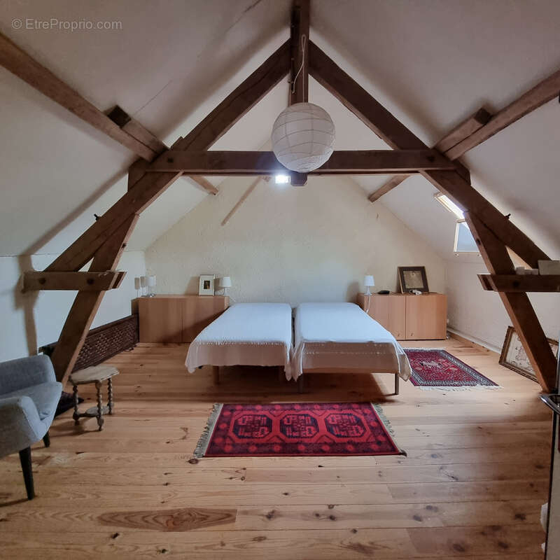 Maison de charme avec superbe grange à porteau ! - photo 12