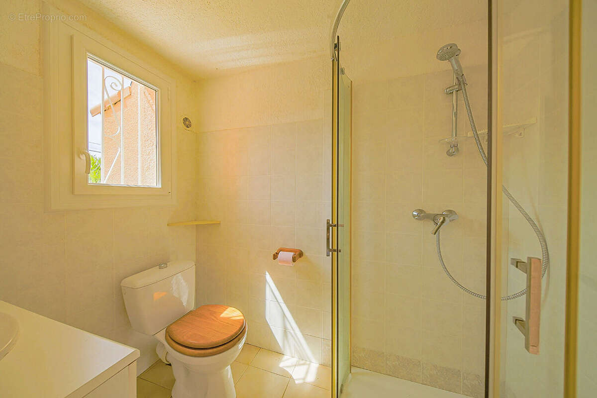 Maison avec jardin privatif de 250 m² - photo 5